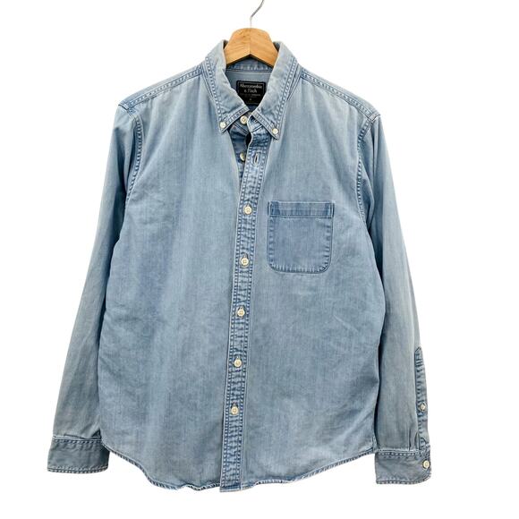 Abercrombie & Fitch light Chambray Denim Button Down Top